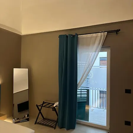 L'opera - Luxury Oda ve Kahvaltı 4*