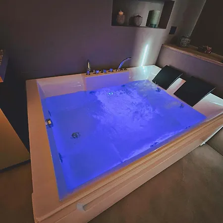 L'opera - Luxury Oda ve Kahvaltı 4*